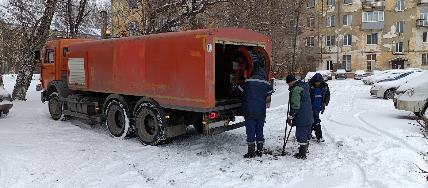 Прочистка канализации от засоров гидропромывочной машиной и специальным оборудованием в Возжаевке