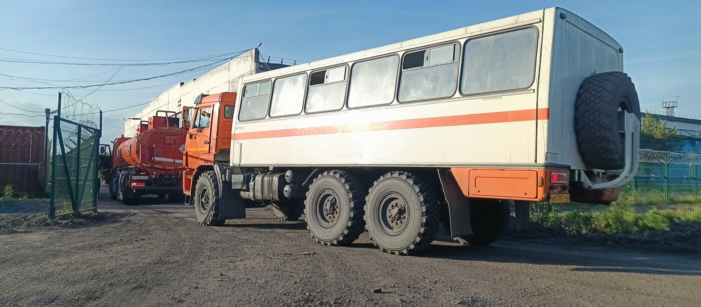 Вахтовые перевозки сотрудников автобусами и спецтехникой в Ивановке