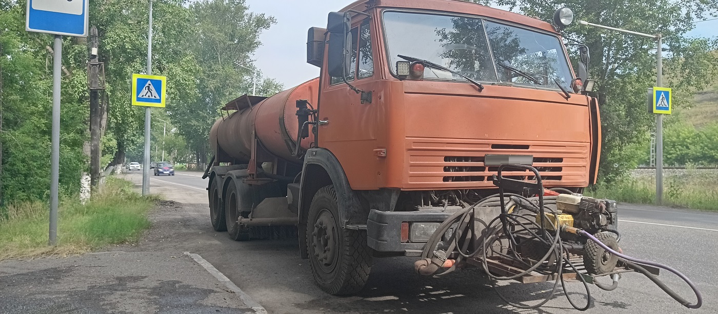 Продажа поливомоечных машин для уборки дорог и поливки зеленых насаждений в Амурской области