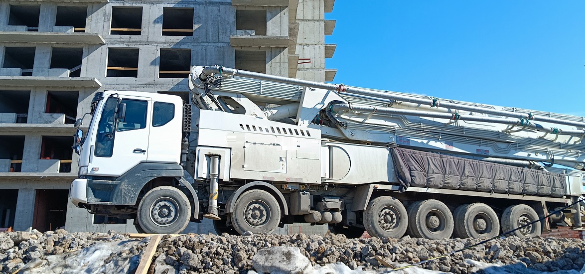 Услуги и заказ бетононасосов для заливки бетона в Зее